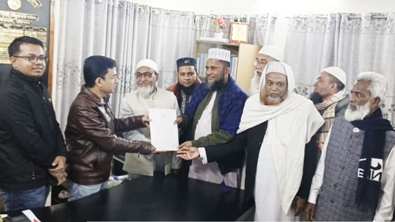 বরিশাল-১ গৌরনদী-আগৈলঝাড়া আসনে জামায়াত প্রার্থীর মনোনয়ন ফরম সংগ্রহ