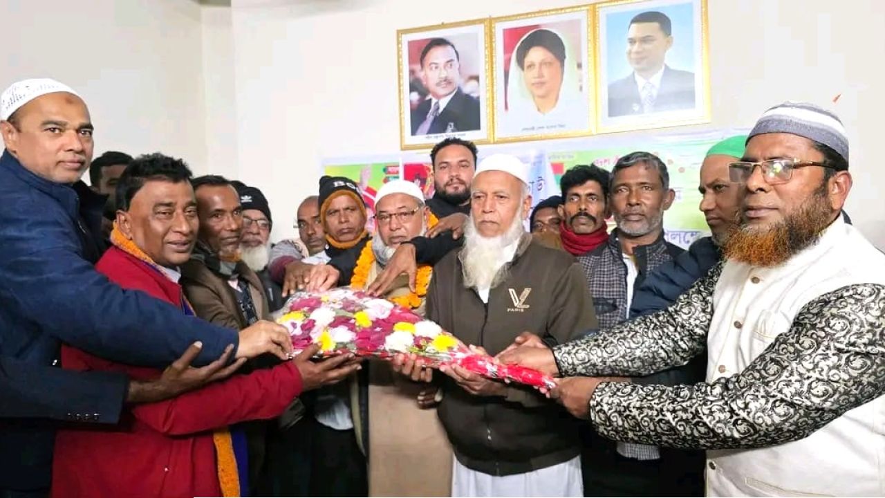 কোটালীপাড়ায় ইউপি সদস্যসহ ১৭ জনের বিএনপিতে যোগদান