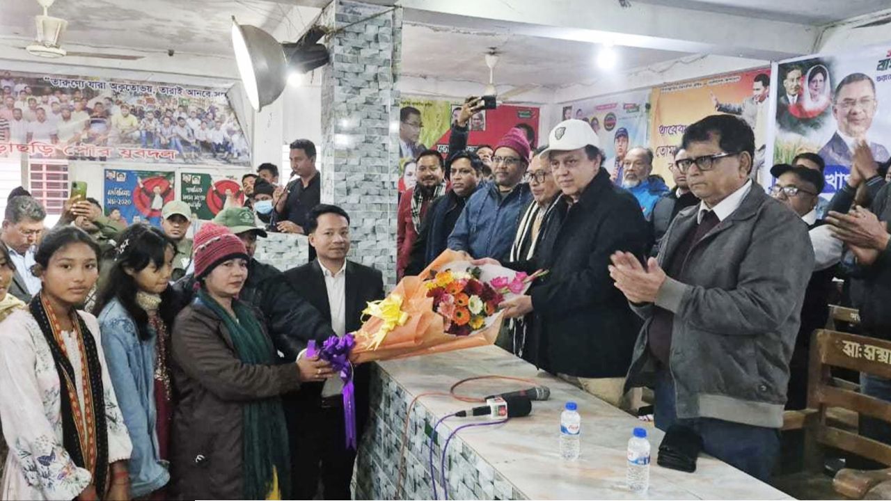 জামায়াতের সঙ্গে জোট বাঁধায় খাগড়াছড়িতে এনসিপির তিন শতাধিক নেতা-কর্মীর বিএনপিতে যোগদান
