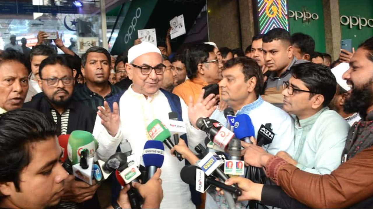 ঘুম থেকে উঠে মানুষ আল্লাহর নাম নেয়, একজন জেগেই আমার নাম নেয়: মির্জা আব্বাস
