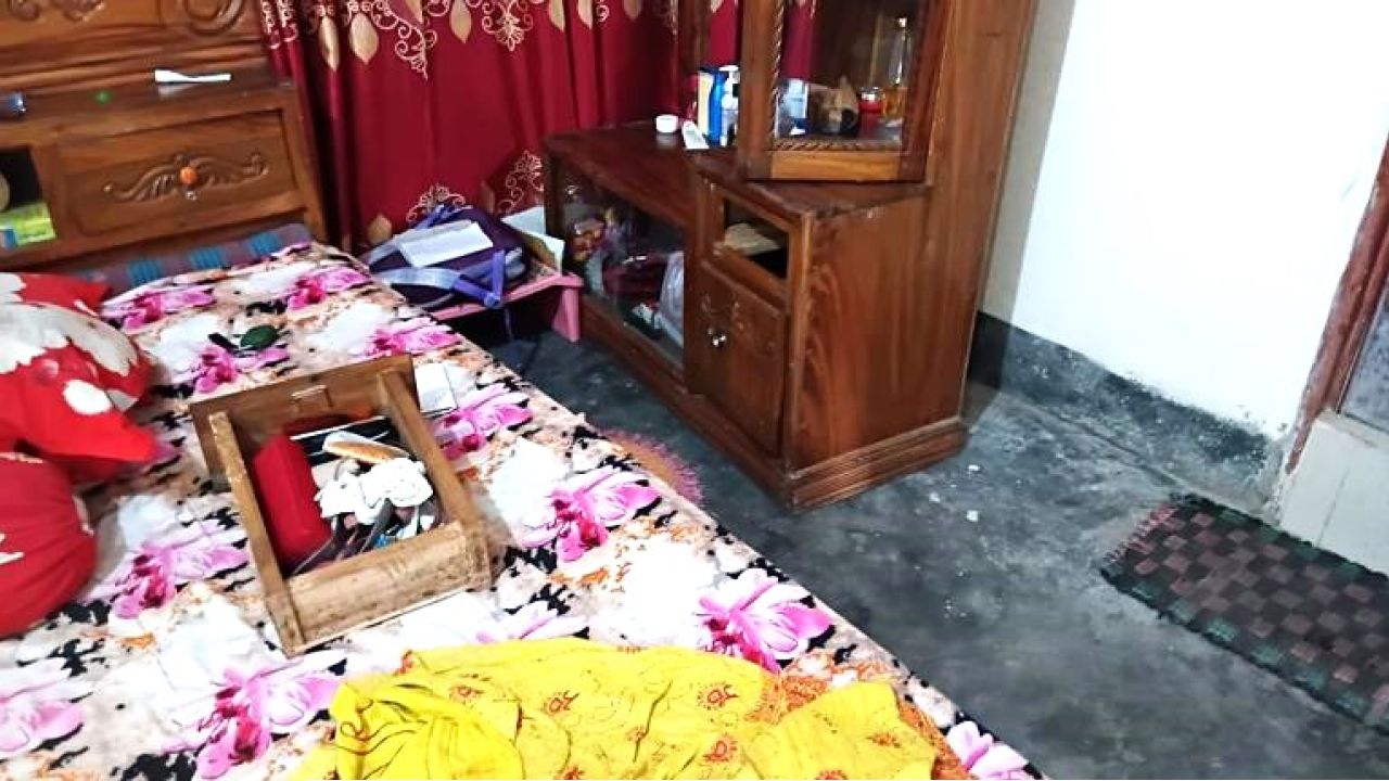 গৌরনদীতে তালা ভেঙে চুরি, স্বর্ণ-নগদসহ ১৫ লাখ টাকার ক্ষতি